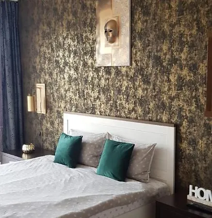 Апартаменти House One *