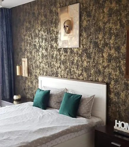 Апартаменти House One *